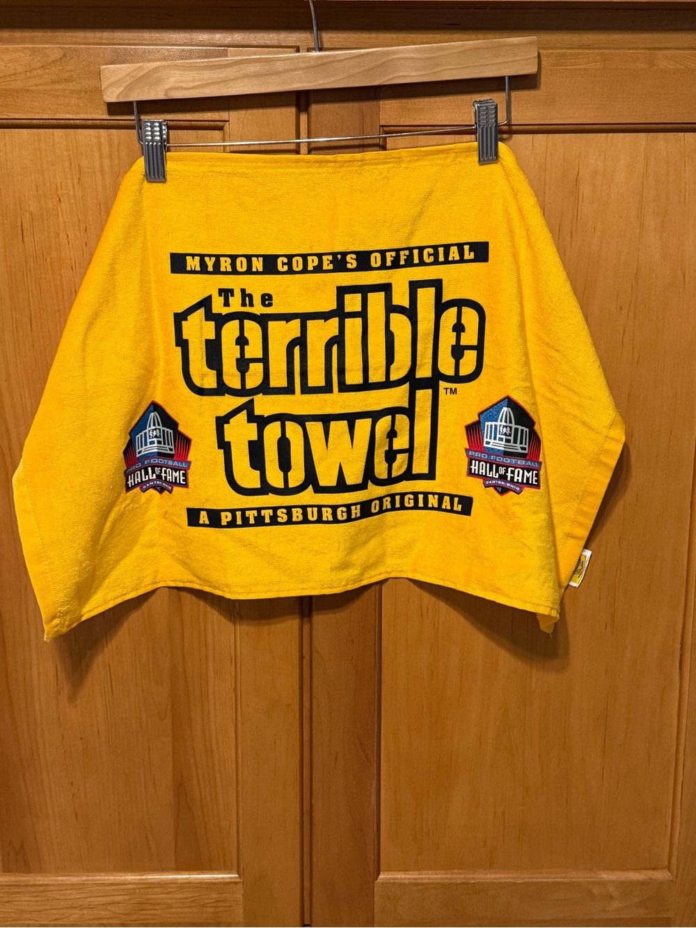 Pittsburg Steelers The Terrible Towel with Pro Football Hall of Fame Logo Yellow